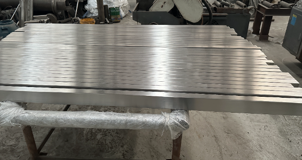 丰满不锈钢无缝方管 